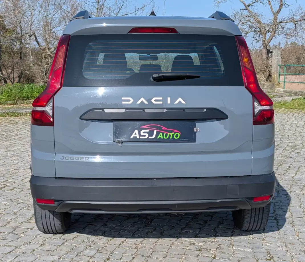 Dacia Jogger 2023 - 14250 EUR, 57740 km - AUTO.MOTO.pt - 57740km - foto 8 de 20