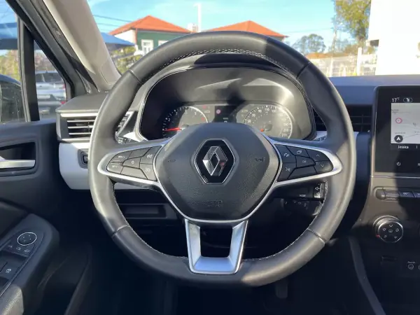 Renault Clio 2023 - 15450 EUR, 66000 km - AUTO.MOTO.pt - 66000km - foto 14 de 43