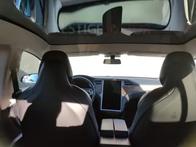 Tesla Model S 2017 - 34900 EUR, 150000 km - 150000km - foto 29 de 33