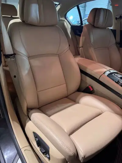 BMW 740 2014 - 21900 EUR, 306500 km - AUTO.MOTO.pt - 306500km - foto 28 de 55