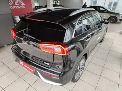 Kia Niro 2019 - 17250 EUR, 51300 km - AUTO.MOTO.pt - 51300km - foto 12 de 34