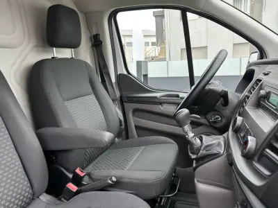 Ford Transit 2020 - 16900 EUR, 200000 km - AUTO.MOTO.pt - 200000km - foto 33 de 37