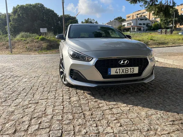 Hyundai i30 2019 - 12300 EUR, 140000 km - AUTO.MOTO.pt - 140000km - foto 6 de 10