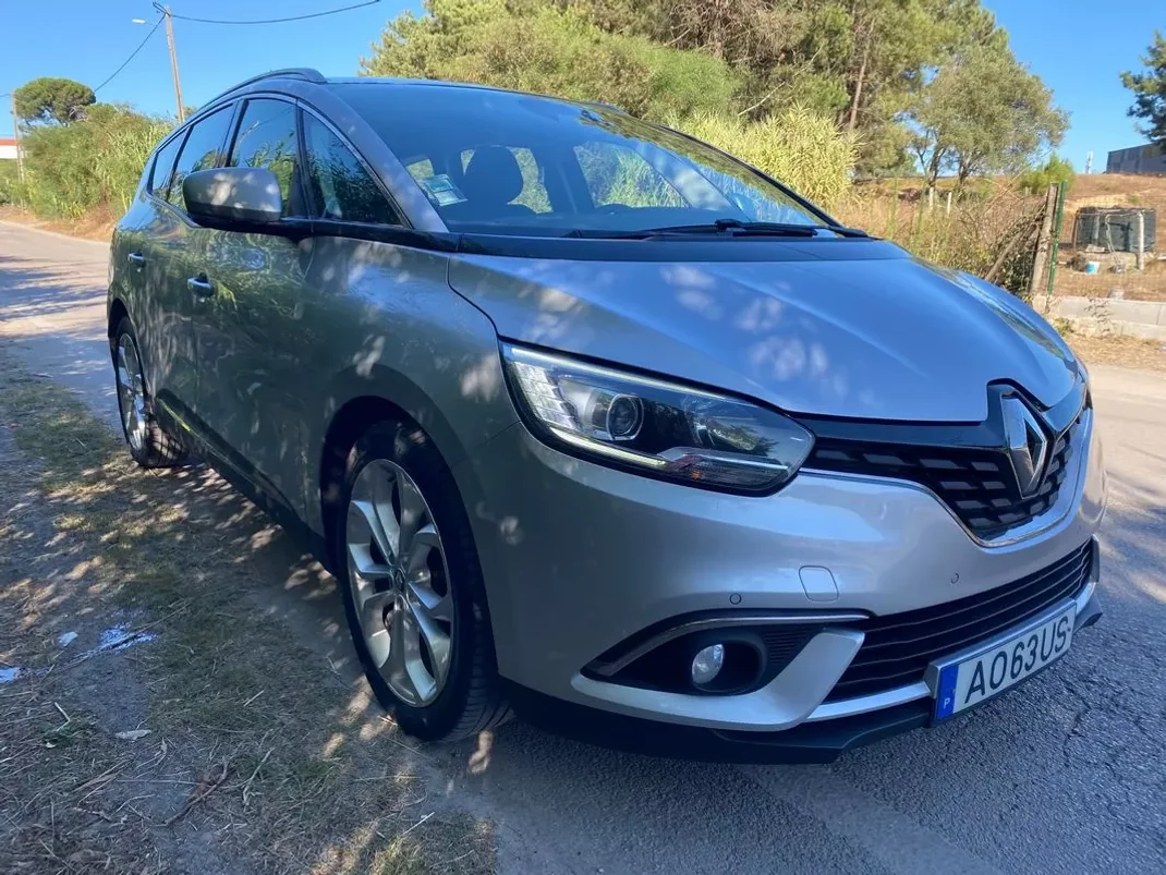 Renault Grand Scénic 2017 - 12950 EUR, 239000 km - AUTO.MOTO.pt - 239000km - foto 1 de 21