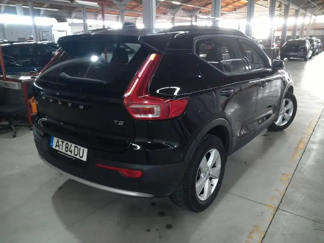 Volvo XC 40 2022 - 22499 EUR, 130121 km - AUTO.MOTO.pt - 130121km - foto 2 de 12