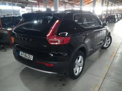 Volvo XC 40 2022 - 22499 EUR, 130121 km - AUTO.MOTO.pt - 130121km - foto 2 de 12