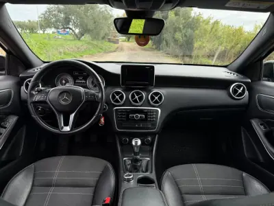 Mercedes-Benz A 180 2015 - 14950 EUR, 180700 km - AUTO.MOTO.pt - 180700km - foto 9 de 37