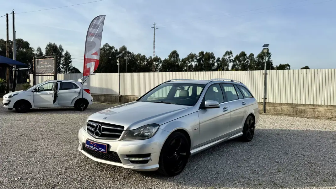 Mercedes-Benz C 180 2014 - 14900 EUR, 245000 km - AUTO.MOTO.pt - 245000km - foto 10 de 25