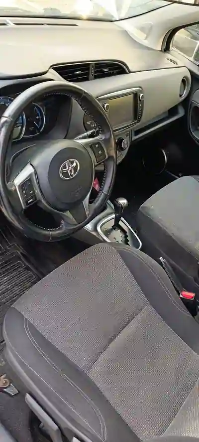 Toyota Yaris 2015 - 8500 EUR, 282500 km - AUTO.MOTO.pt - 282500km - foto 7 de 10
