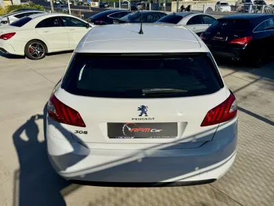 Peugeot 308 2018 - 9999 EUR, 120000 km - AUTO.MOTO.pt - 120000km - foto 9 de 19