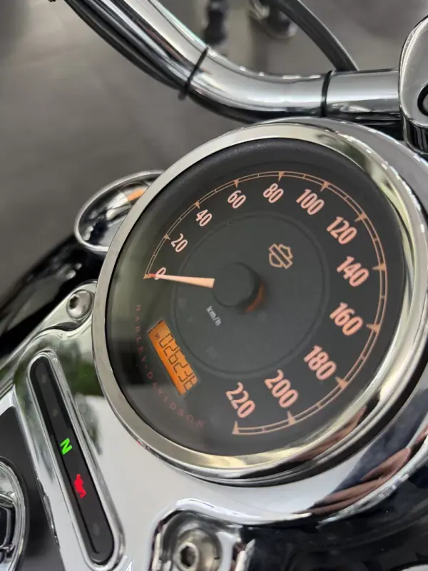 Harley-Davidson Dyna Low Rider S 2012 - 13000 EUR, 41000 km - AUTO.MOTO.pt - 41000km - foto 8 de 17