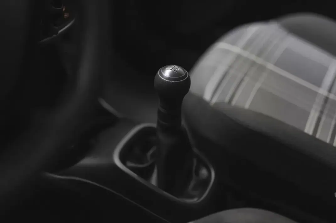 Peugeot 108 2017 - 9500 EUR, 49390 km - AUTO.MOTO.pt - 49390km - foto 22 de 45