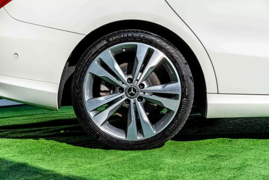 Mercedes-Benz CLA 180 2019 - 22990 EUR, 188150 km - AUTO.MOTO.pt - 188150km - foto 29 de 35