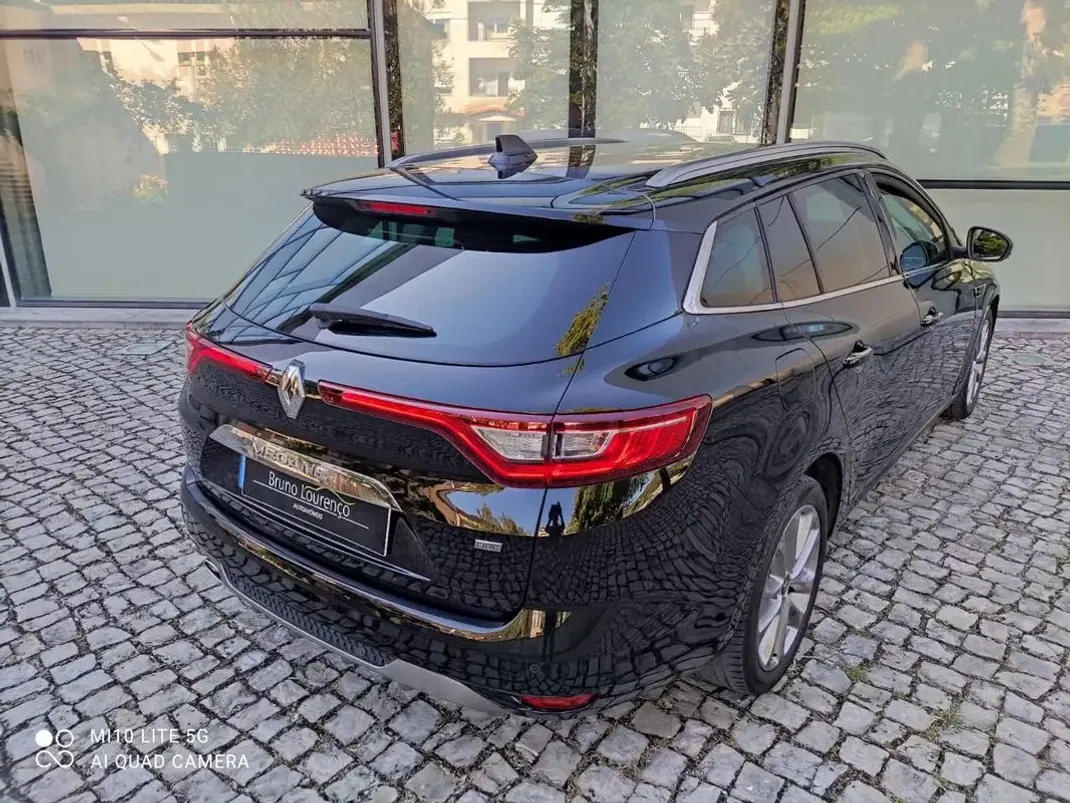 Renault Mégane Sport Tourer 2018 - 14900 EUR, 112000 km - AUTO.MOTO.pt - 112000km - foto 23 de 28