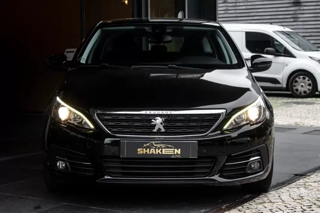 Peugeot 308 SW 2019 - 9800 EUR, 267684 km - AUTO.MOTO.pt - 267684km - foto 7 de 38