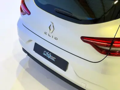 Renault Clio 2023 — foto 2 de 23