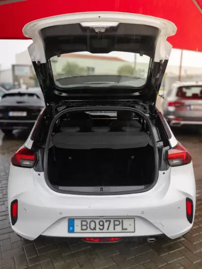 Opel Corsa 2025 - 18500 EUR, 20820 km - AUTO.MOTO.pt - 20820km - foto 5 de 12