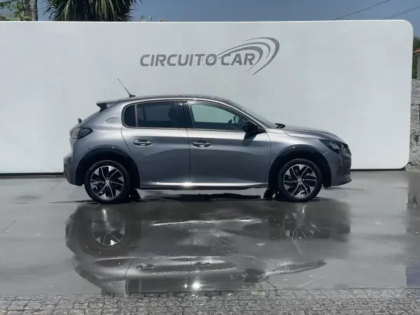 Peugeot e-208 2022 - 17800 EUR, 35279 km - AUTO.MOTO.pt - 35279km - foto 9 de 57