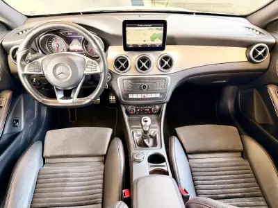 Mercedes-Benz CLA 180 2016 - 18990 EUR, 209795 km - AUTO.MOTO.pt - 209795km - foto 11 de 23
