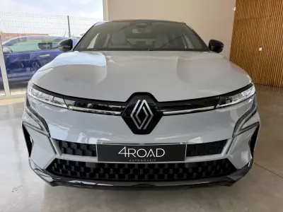 Renault Mégane E-Tech 2022 - 24999 EUR, 27000 km - AUTO.MOTO.pt - 27000km - foto 18 de 116