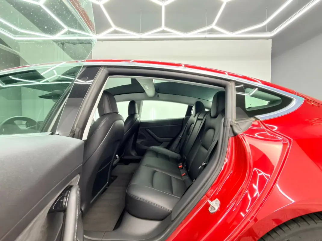 Tesla Model 3 2020 - 19500 EUR, 167000 km - AUTO.MOTO.pt - 167000km - foto 9 de 21