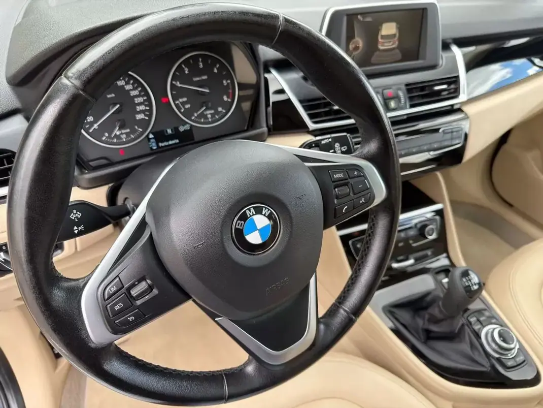 BMW 216 Active Tourer 2015 - 12900 EUR, 155761 km - AUTO.MOTO.pt - 155761km - foto 9 de 27