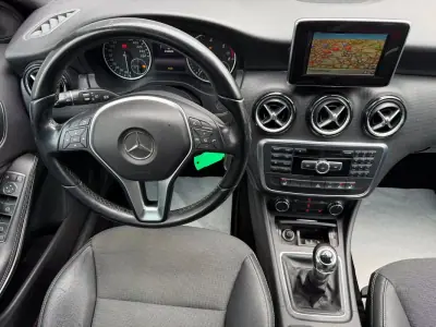 Mercedes-Benz A 180 2013 - 9900 EUR, 234885 km - AUTO.MOTO.pt - 234885km - foto 9 de 12