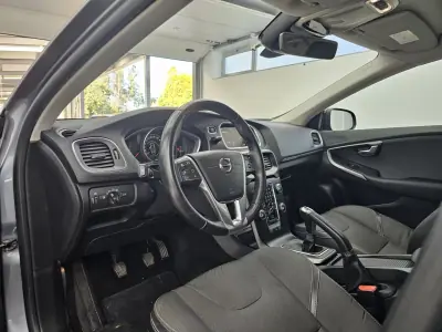 Volvo V40 Cross Country 2018 - 15000 EUR, 106816 km - 106816km - foto 12 de 40