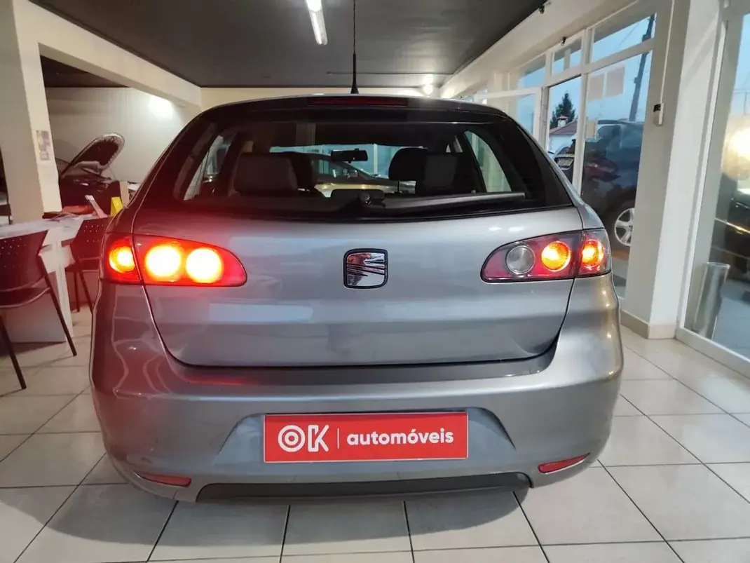 SEAT Ibiza 2007 - 3950 EUR, 300900 km - AUTO.MOTO.pt - 300900km - foto 9 de 30