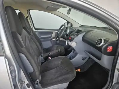 Citroën C1 2007 - 3400 EUR, 215000 km - AUTO.MOTO.pt - 215000km - foto 5 de 10