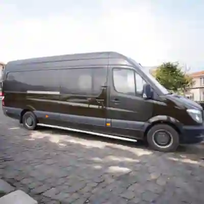Mercedes-Benz Sprinter 2015 - 14500 EUR, 380000 km - AUTO.MOTO.pt - 380000km - foto 4 de 9