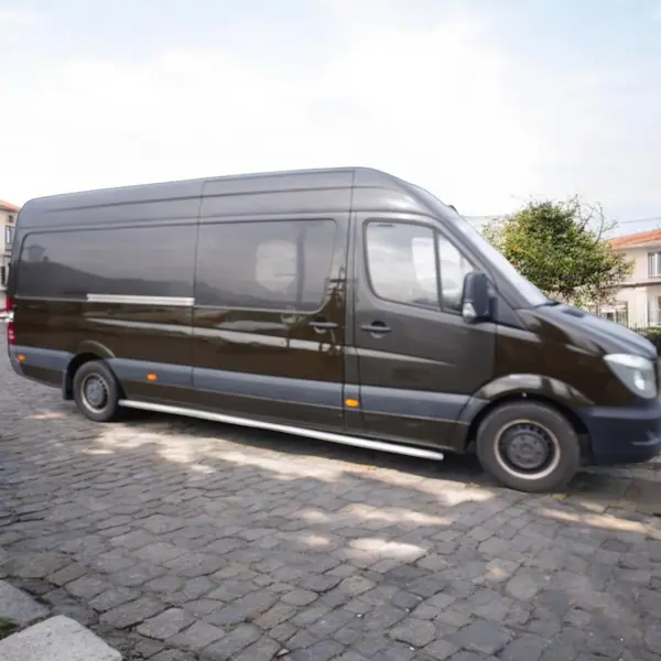 Mercedes-Benz Sprinter 2015 - 14500 EUR, 380000 km - AUTO.MOTO.pt - 380000km - foto 4 de 9