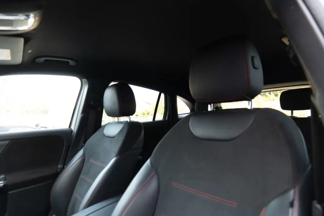 Mercedes-Benz EQA 2022 - 30900 EUR, 115000 km - 115000km - foto 10 de 28