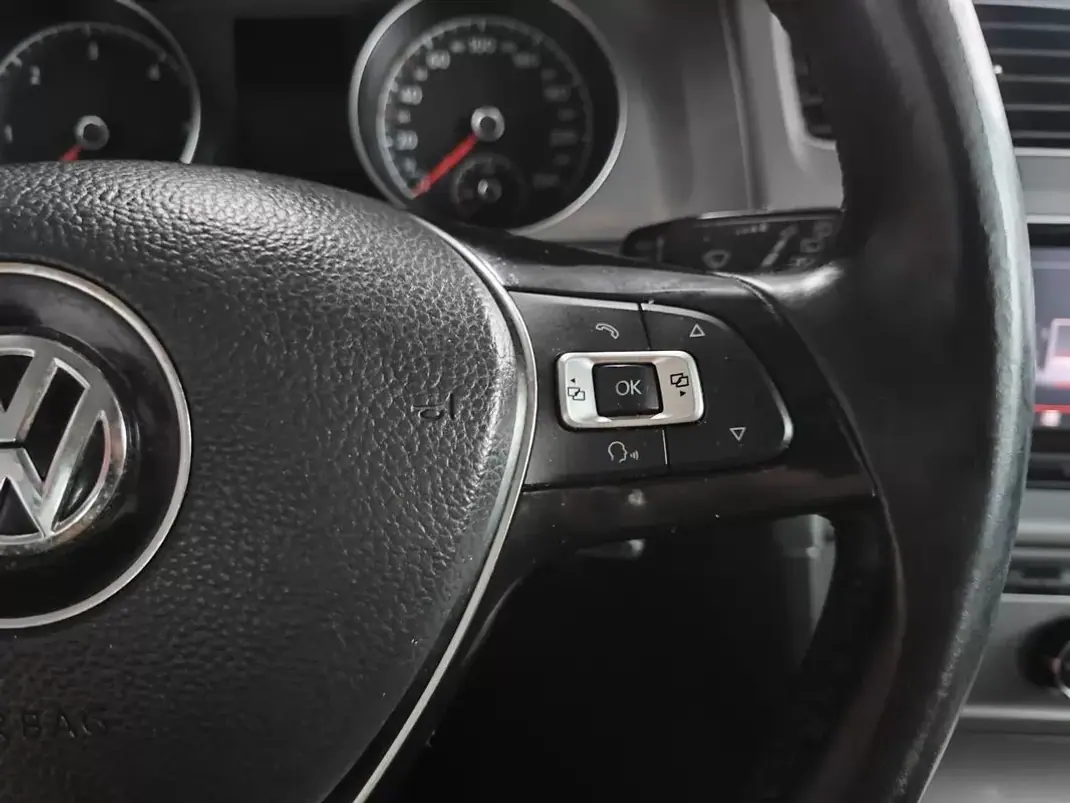 Volkswagen Golf 2013 - 10750 EUR, 198000 km - AUTO.MOTO.pt - 198000km - foto 26 de 34