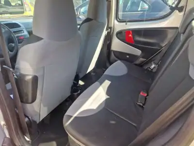 Peugeot 107 2012 - 6750 EUR, 163000 km - AUTO.MOTO.pt - 163000km - foto 8 de 12