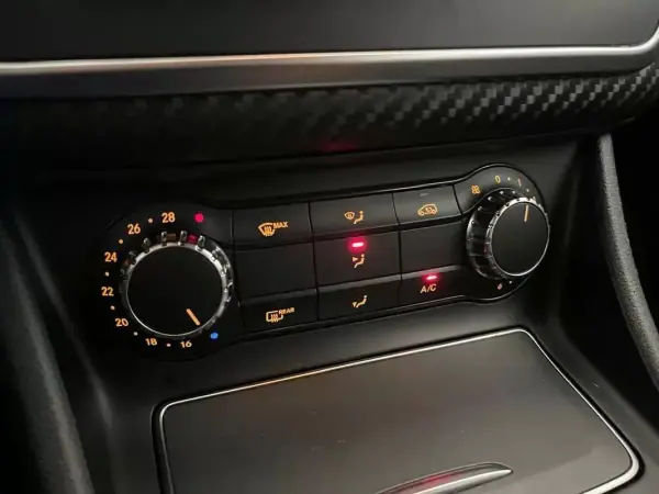 Mercedes-Benz A 180 2018 - 17750 EUR, 222000 km - AUTO.MOTO.pt - 222000km - foto 27 de 33