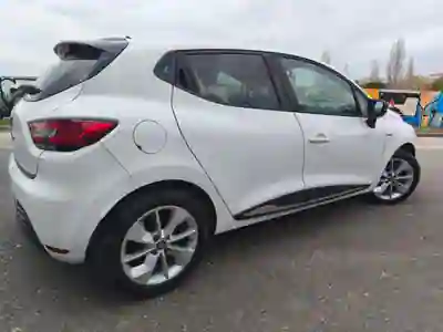 Renault Clio 2018 - 10950 EUR, 117726 km - AUTO.MOTO.pt - 117726km - foto 6 de 23
