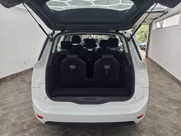 Citroën C4 Grand Picasso 2018 - 13650 EUR, 245556 km - AUTO.MOTO.pt - 245556km - foto 16 de 43