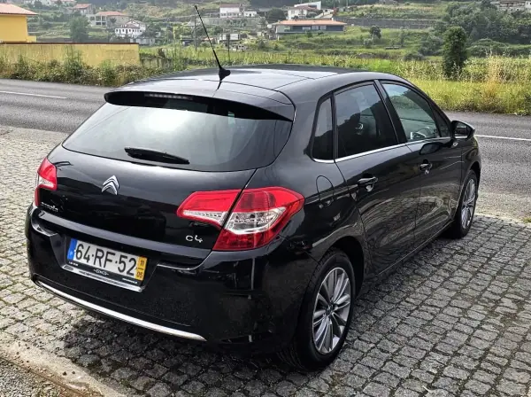 Citroën C4 2011 - 6500 EUR, 290000 km - AUTO.MOTO.pt - 290000km - foto 2 de 20