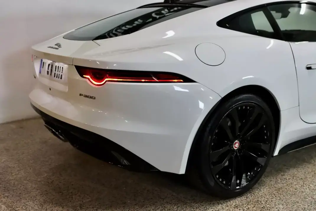 Jaguar F-Type 2019 - 48900 EUR, 47575 km - AUTO.MOTO.pt - 47575km - foto 25 de 29