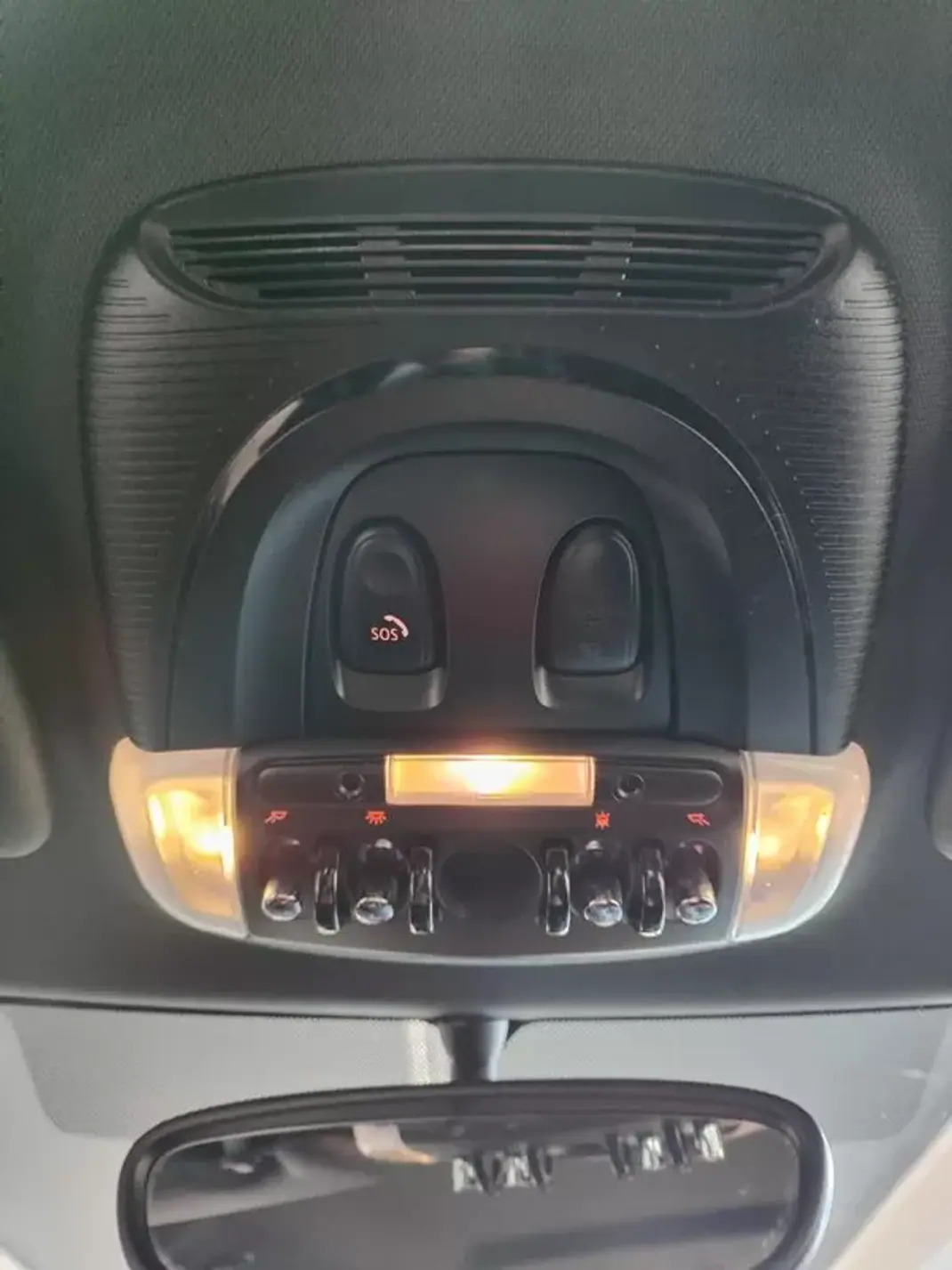 MINI John Cooper Works 2015 - 21500 EUR, 91950 km - AUTO.MOTO.pt - 91950km - foto 37 de 38