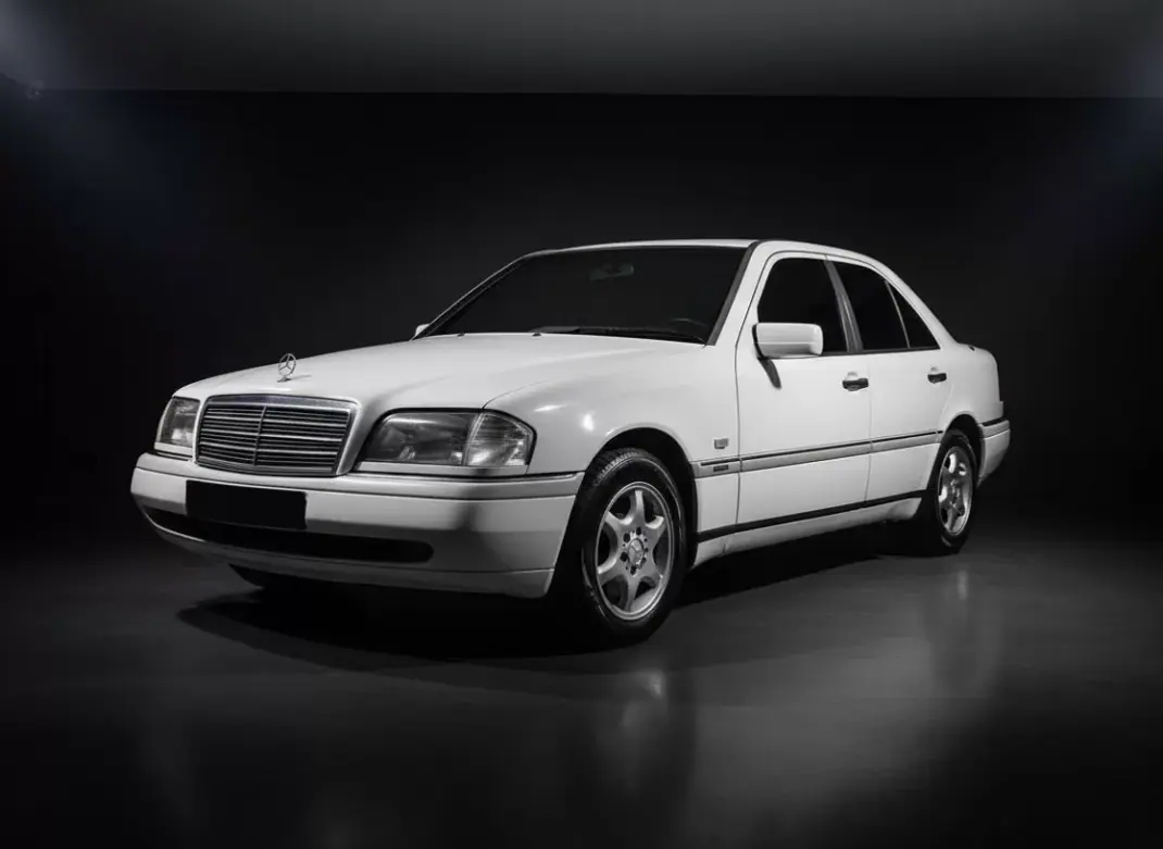 Mercedes-Benz C 200 1994 - 3990 EUR, 281790 km - AUTO.MOTO.pt - 281790km - foto 1 de 9