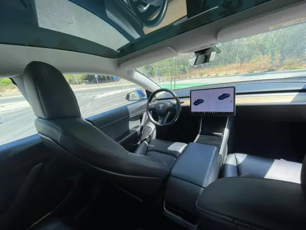 Tesla Model 3 2019 - 21900 EUR, 144900 km - AUTO.MOTO.pt - 144900km - foto 14 de 27