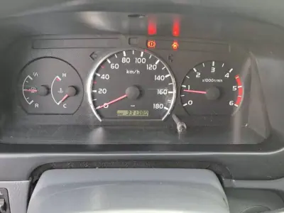 Toyota HiAce 2010 - 12500 EUR, 331380 km - AUTO.MOTO.pt - 331380km - foto 22 de 30