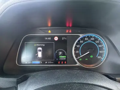 Nissan Leaf 2018 - 15800 EUR, 70936 km - AUTO.MOTO.pt - 70936km - foto 14 de 14