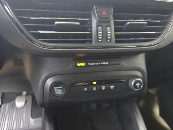 Ford Focus 2023 - 17990 EUR, 75650 km - AUTO.MOTO.pt - 75650km - foto 30 de 39