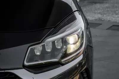 DS DS3 2017 - 11900 EUR, 94499 km - AUTO.MOTO.pt - 94499km - foto 8 de 36