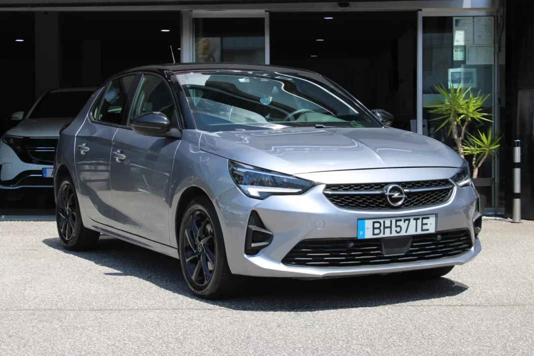Opel Corsa 2022 - 14400 EUR, 76305 km - AUTO.MOTO.pt - 76305km - foto 1 de 21