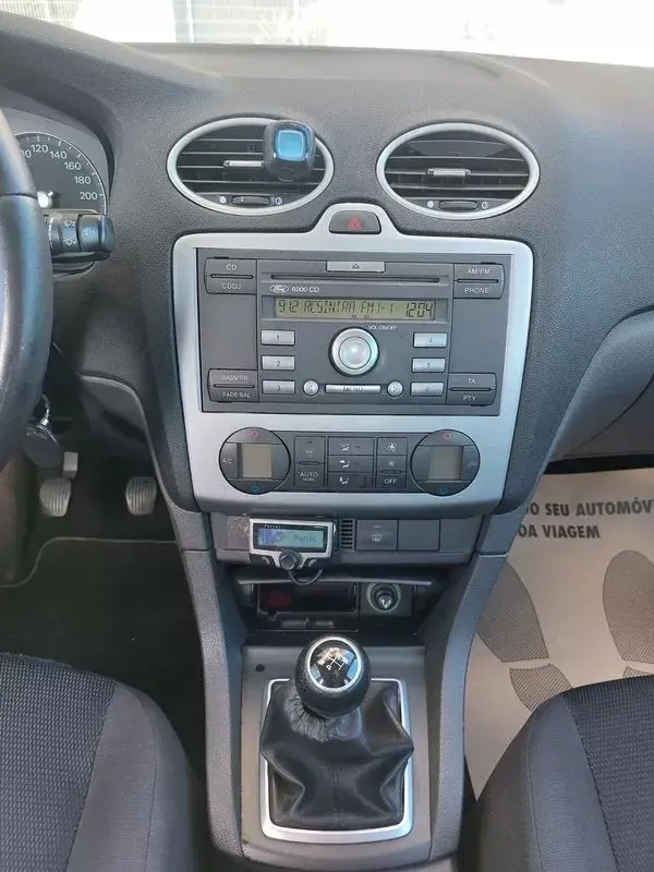 Ford Focus SW 2005 - 2990 EUR, 307902 km - AUTO.MOTO.pt - 307902km - foto 26 de 27