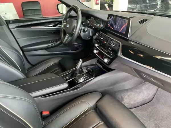 BMW M550d 2017 - 44900 EUR, 138217 km - AUTO.MOTO.pt - 138217km - foto 51 de 55